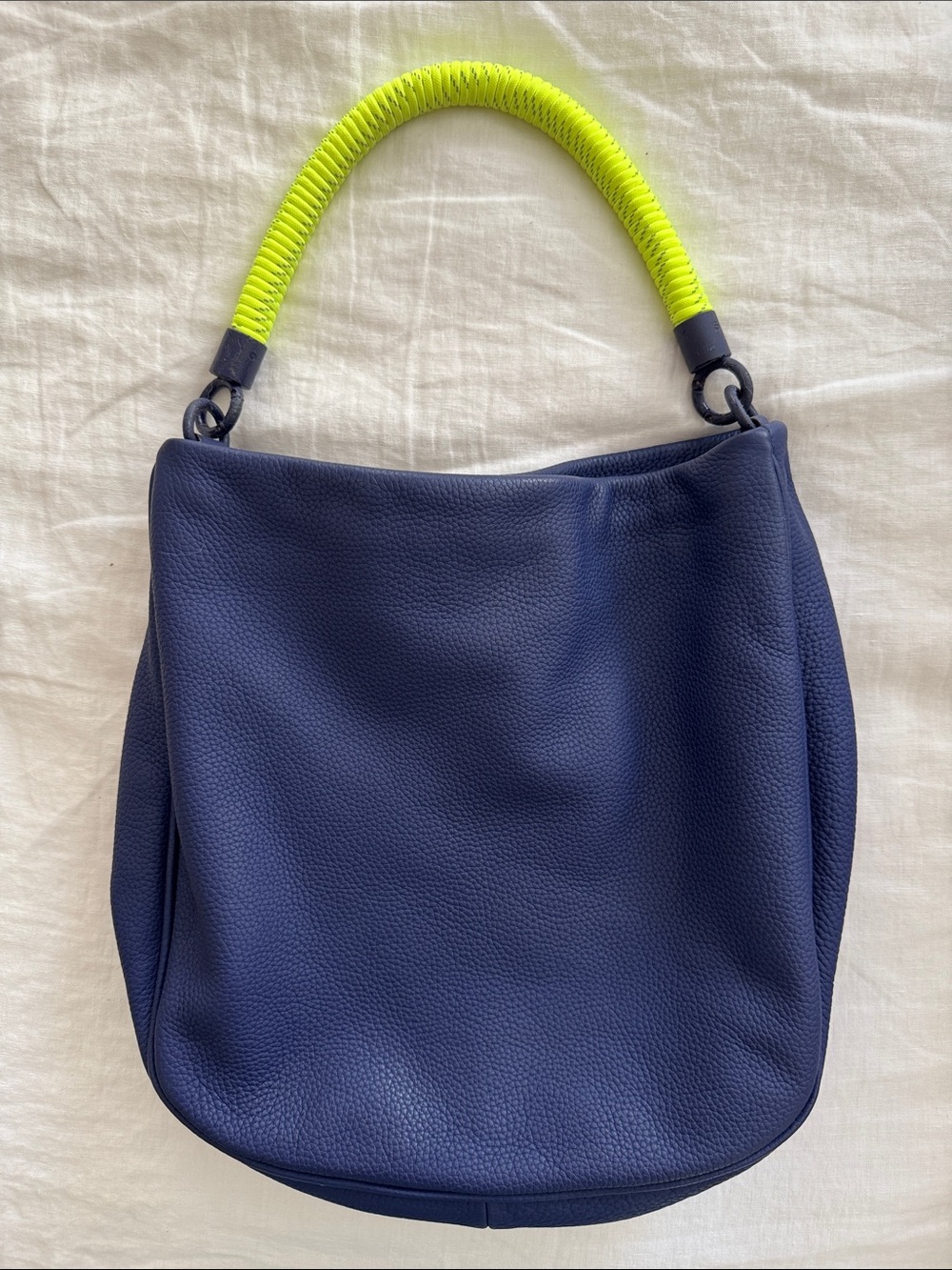 RARE Marc Jacobs “Too Hot To Handle” Leather Hobo Bag - Picture 2 of 12